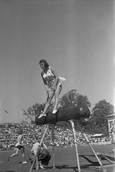 Tremplin de gymnastique vintage en bois, 1930